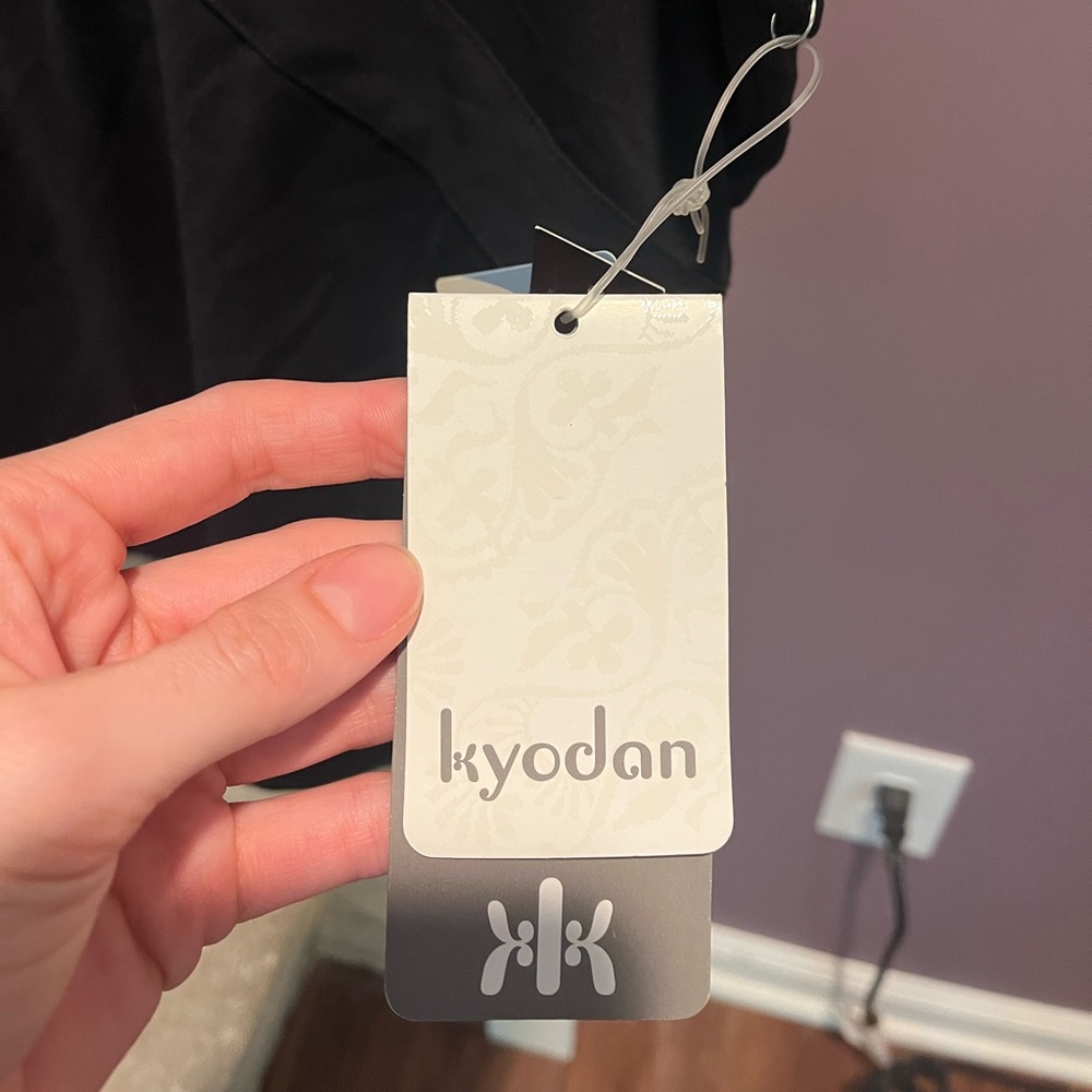 NWT KYODAN Black Sleeveless Athletic Workout Gym Tank Top Shirt Women's … - Picture 3 of 11